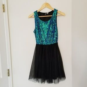 LAST CHANCE - H&M sequin party dress
